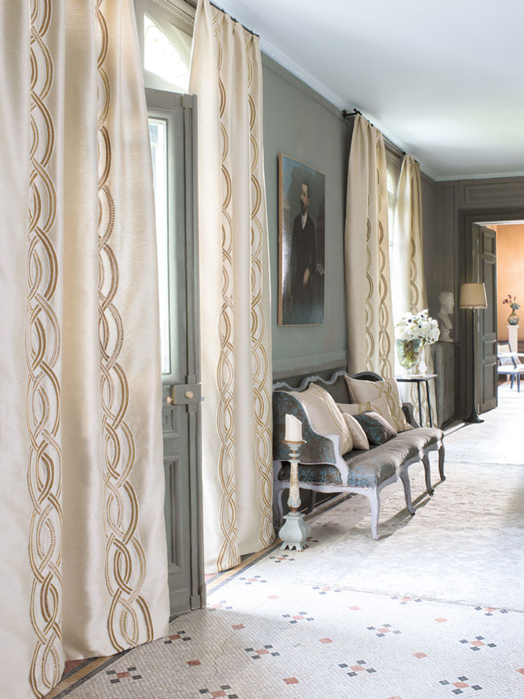 Custom curtains - Madélia Furniture and Interior design Paris